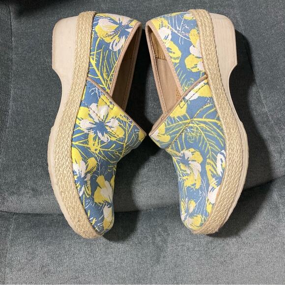 Dansko Victoria Tahiti tropical print canvas slip-on clogs size 39 beachy sturdy - Picture 4 of 10